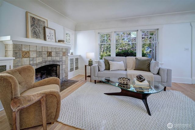 511 N 76th Street, Seattle, WA 98103