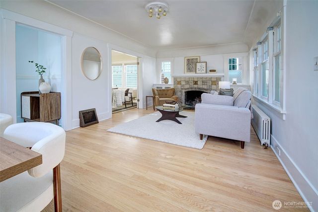 511 N 76th Street, Seattle, WA 98103