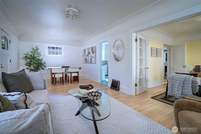 511 N 76th Street, Seattle, WA 98103