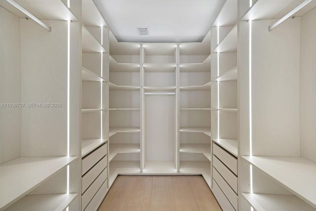 700 NE 24th St 5207, Miami, FL 33137