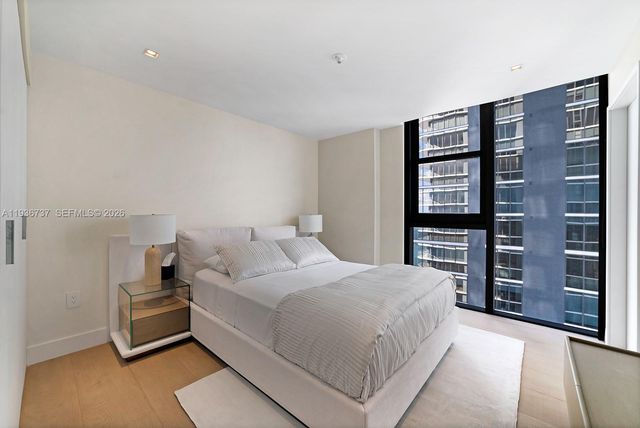 700 NE 24th St 5207, Miami, FL 33137