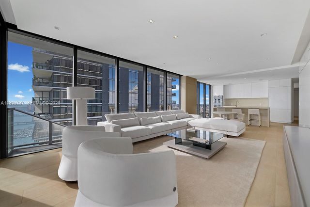 700 NE 24th St 5207, Miami, FL 33137