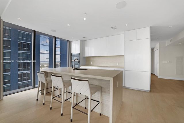 700 NE 24th St 5207, Miami, FL 33137