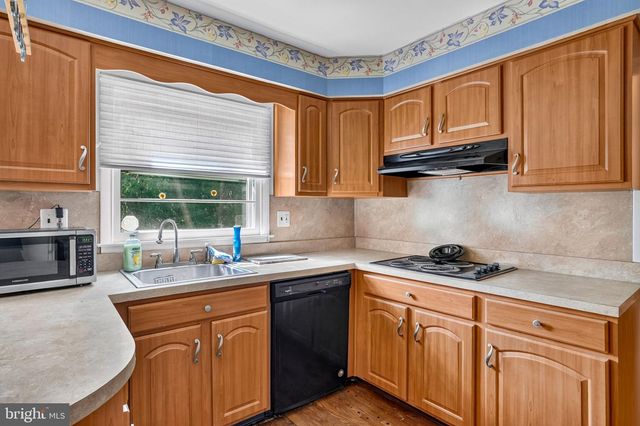 410 QUEEN ANNE RD, Cherry Hill, NJ 08003