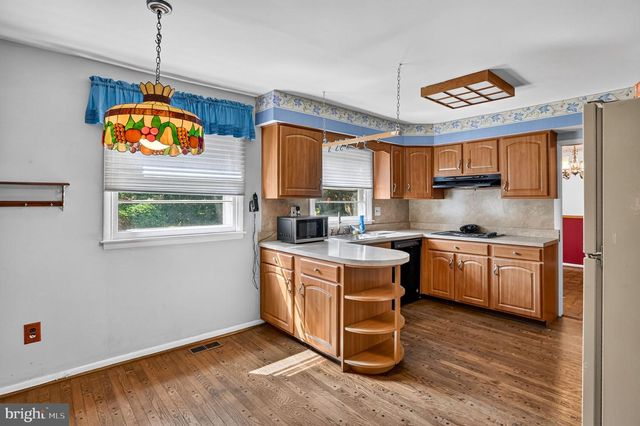 410 QUEEN ANNE RD, Cherry Hill, NJ 08003