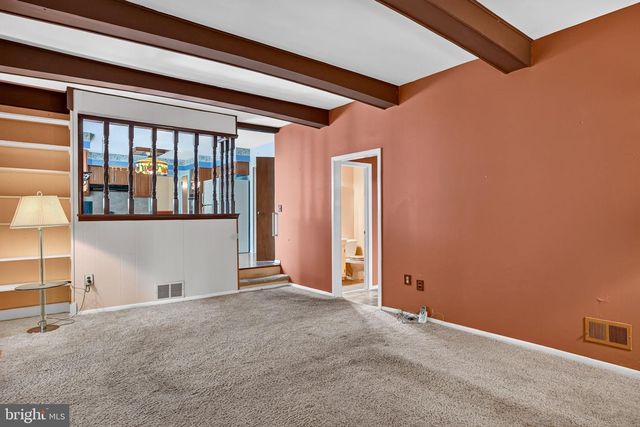 410 QUEEN ANNE RD, Cherry Hill, NJ 08003