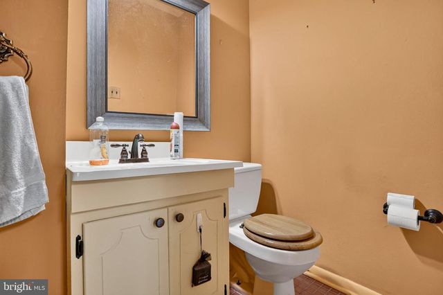 410 QUEEN ANNE RD, Cherry Hill, NJ 08003