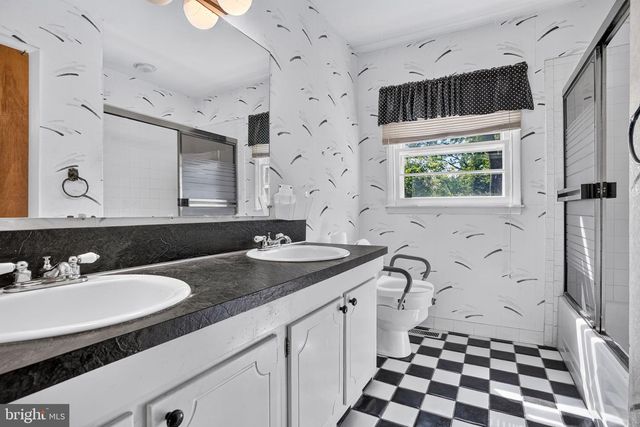 410 QUEEN ANNE RD, Cherry Hill, NJ 08003