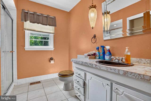 410 QUEEN ANNE RD, Cherry Hill, NJ 08003