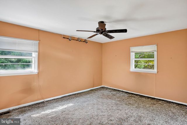 410 QUEEN ANNE RD, Cherry Hill, NJ 08003