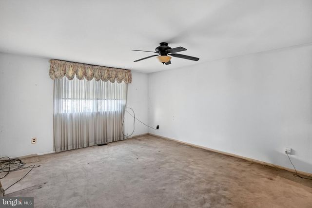 410 QUEEN ANNE RD, Cherry Hill, NJ 08003