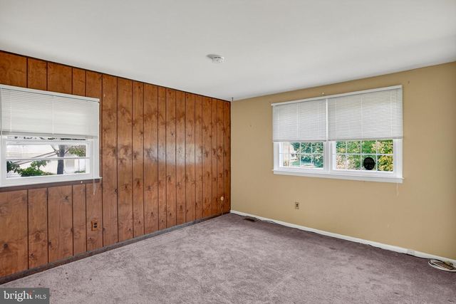 410 QUEEN ANNE RD, Cherry Hill, NJ 08003