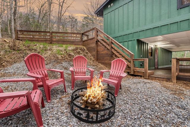 307 Ross Road, Mineral Bluff, GA 30559