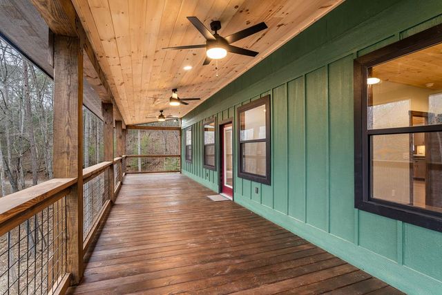 307 Ross Road, Mineral Bluff, GA 30559