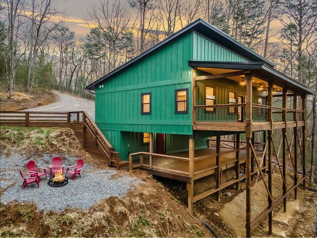 307 Ross Road, Mineral Bluff, GA 30559