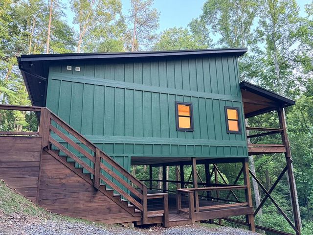 307 Ross Road, Mineral Bluff, GA 30559