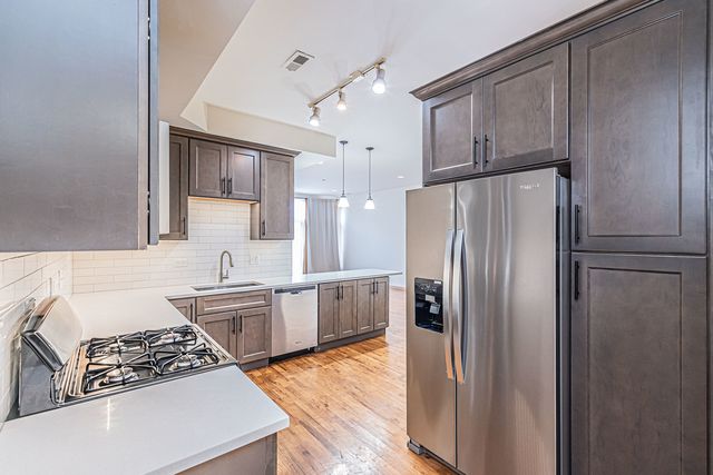 2423 W Madison Street 1, Chicago, IL 60612