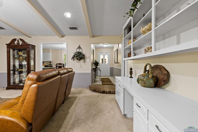 2905 Clendenen Ln, Longview, TX 75605