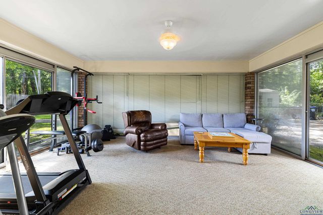 2905 Clendenen Ln, Longview, TX 75605