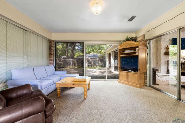 2905 Clendenen Ln, Longview, TX 75605