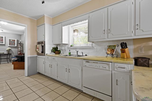 2905 Clendenen Ln, Longview, TX 75605