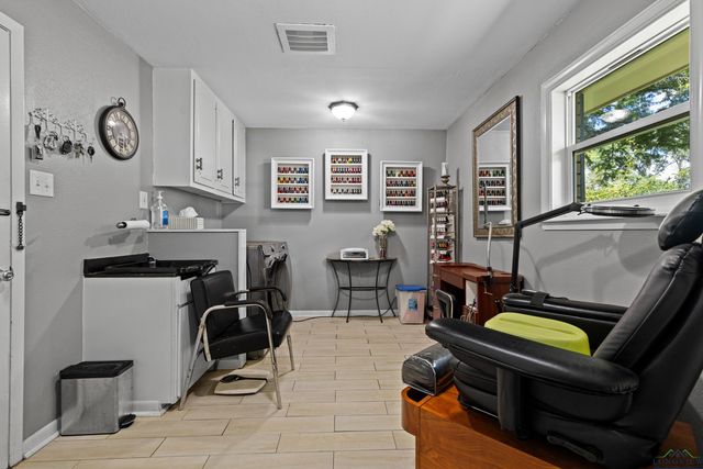 2905 Clendenen Ln, Longview, TX 75605