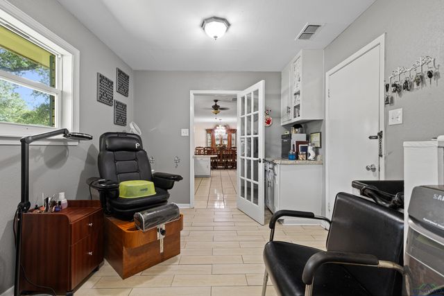 2905 Clendenen Ln, Longview, TX 75605