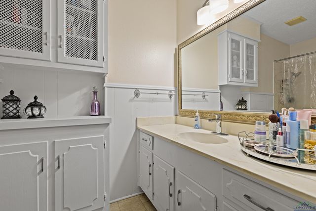 2905 Clendenen Ln, Longview, TX 75605