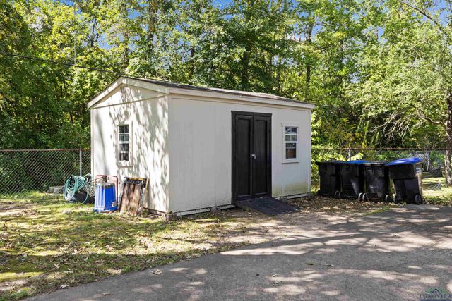 2905 Clendenen Ln, Longview, TX 75605