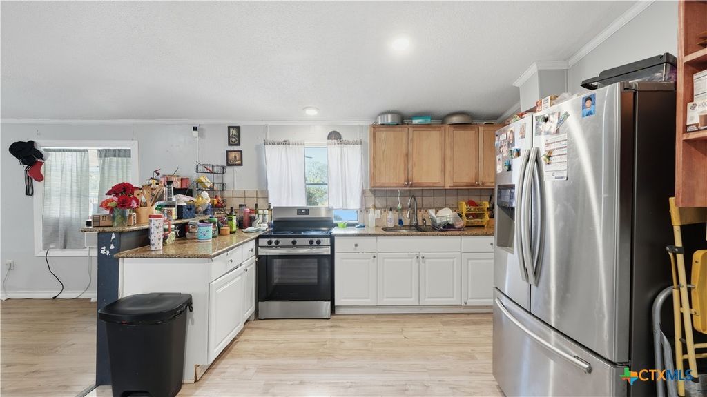 Image 14 of property listing at 181 Dobie Drive, Wimberley, TX 78676