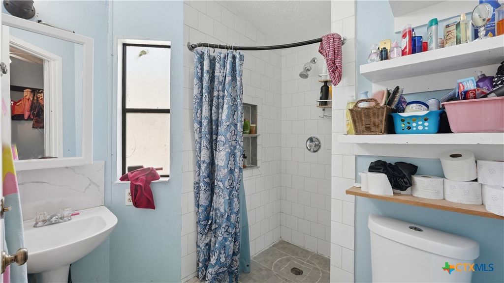 Image 20 of property listing at 181 Dobie Drive, Wimberley, TX 78676
