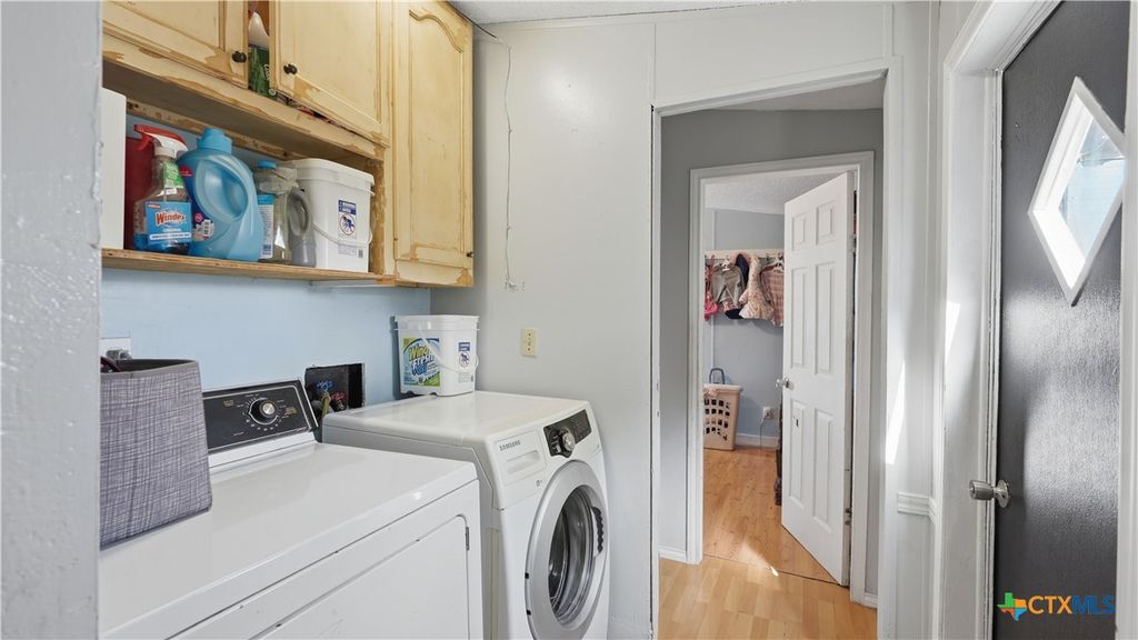 Image 21 of property listing at 181 Dobie Drive, Wimberley, TX 78676