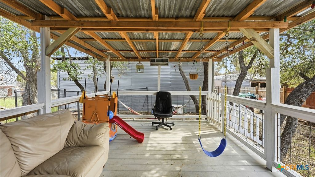 Image 6 of property listing at 181 Dobie Drive, Wimberley, TX 78676