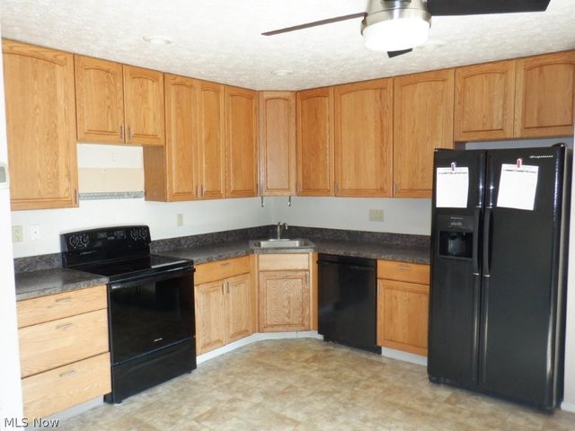 21801 Little Brook Way, Strongsville, OH 44149
