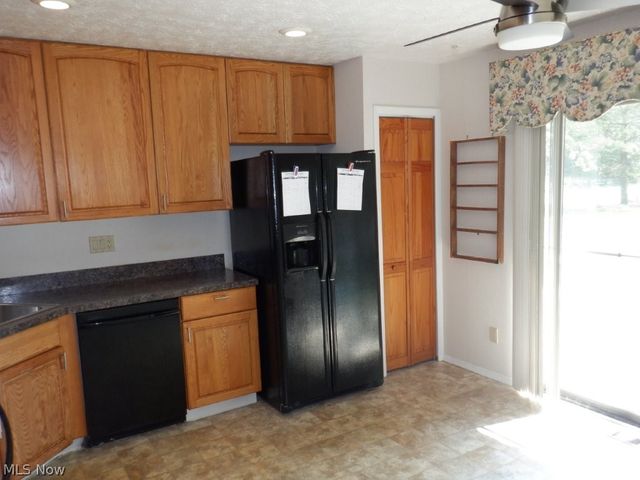 21801 Little Brook Way, Strongsville, OH 44149