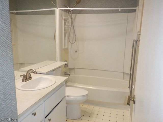 21801 Little Brook Way, Strongsville, OH 44149