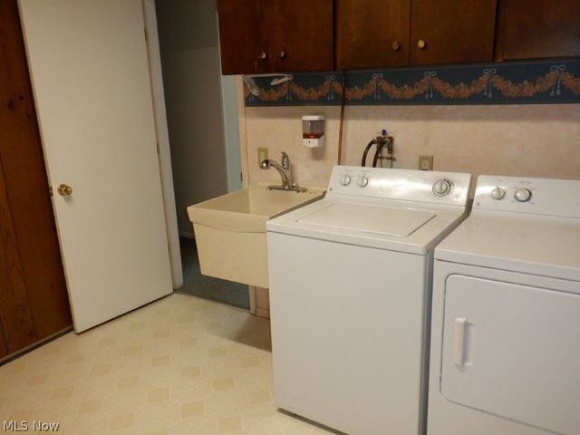 21801 Little Brook Way, Strongsville, OH 44149