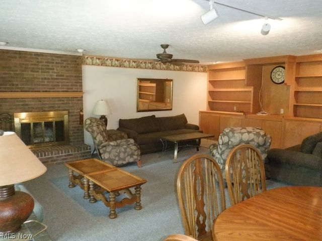21801 Little Brook Way, Strongsville, OH 44149