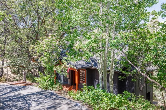1384 Golden Rule, Lake Arrowhead, CA 92352