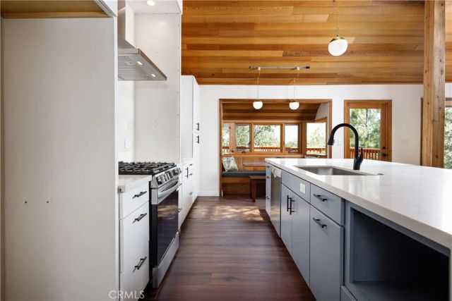 1384 Golden Rule, Lake Arrowhead, CA 92352