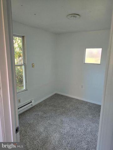 5131 HANNA PL SE, Washington, DC 20019