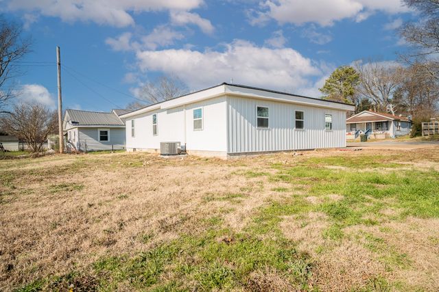 301 Simpson St, Lawrenceburg, TN 38464