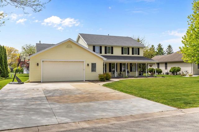 1079 GRASSY PLAINS DRIVE, Neenah, WI 54956