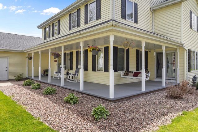 1079 GRASSY PLAINS DRIVE, Neenah, WI 54956