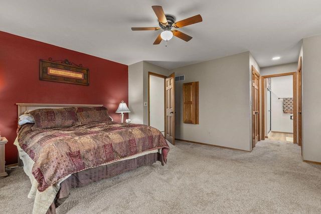 1079 GRASSY PLAINS DRIVE, Neenah, WI 54956