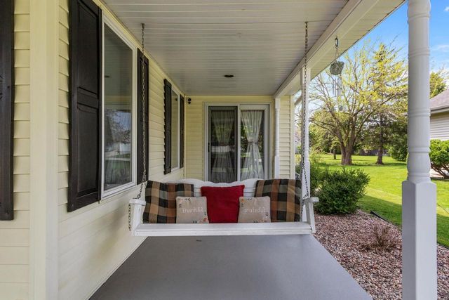 1079 GRASSY PLAINS DRIVE, Neenah, WI 54956