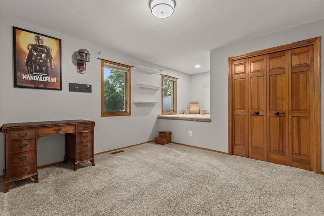 1079 GRASSY PLAINS DRIVE, Neenah, WI 54956
