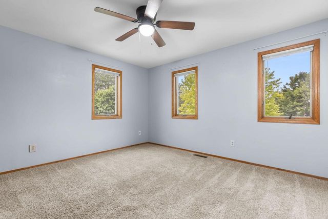 1079 GRASSY PLAINS DRIVE, Neenah, WI 54956