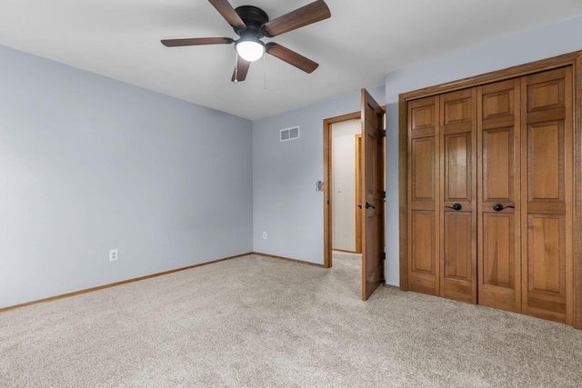 1079 GRASSY PLAINS DRIVE, Neenah, WI 54956
