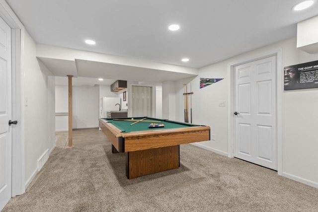 1079 GRASSY PLAINS DRIVE, Neenah, WI 54956